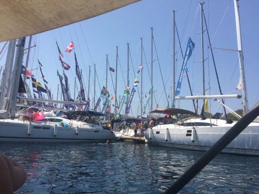 Festas no verão europeu Yacht Week Croácia