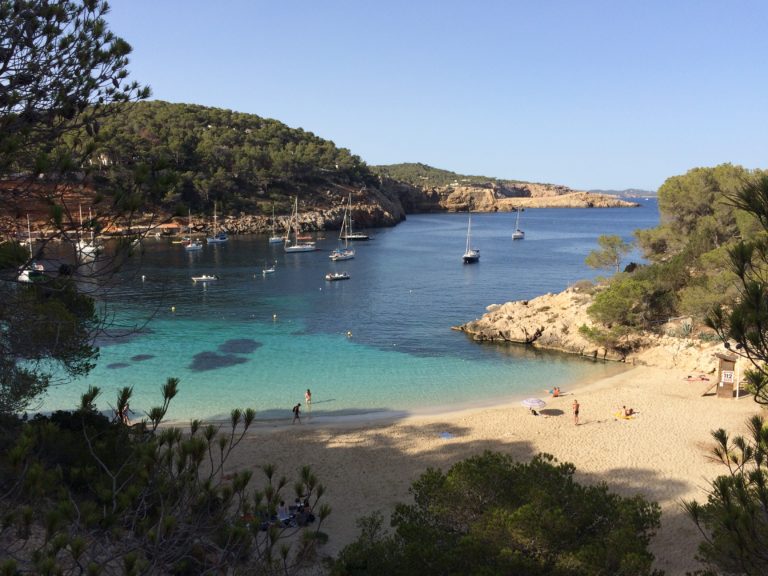 Melhores praias de Ibiza Cala Salada e Saladeta